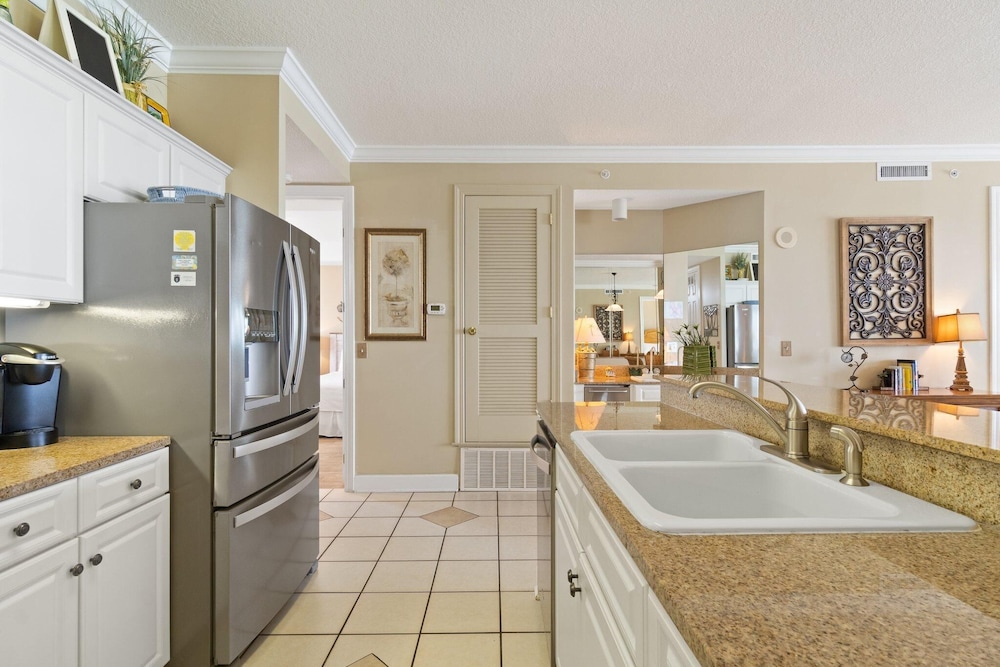 Regency Isle 710