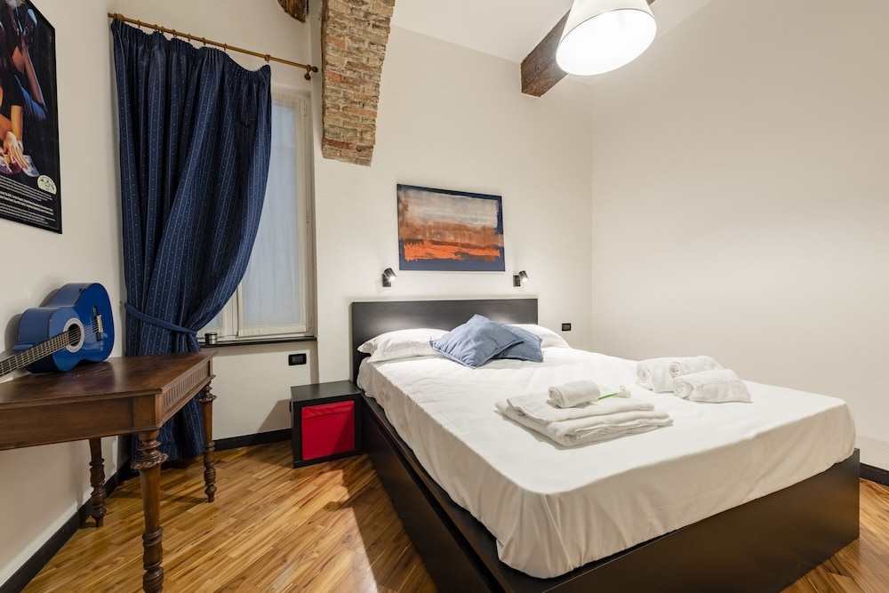 Charming Flat Next to Genoa's Aquarium