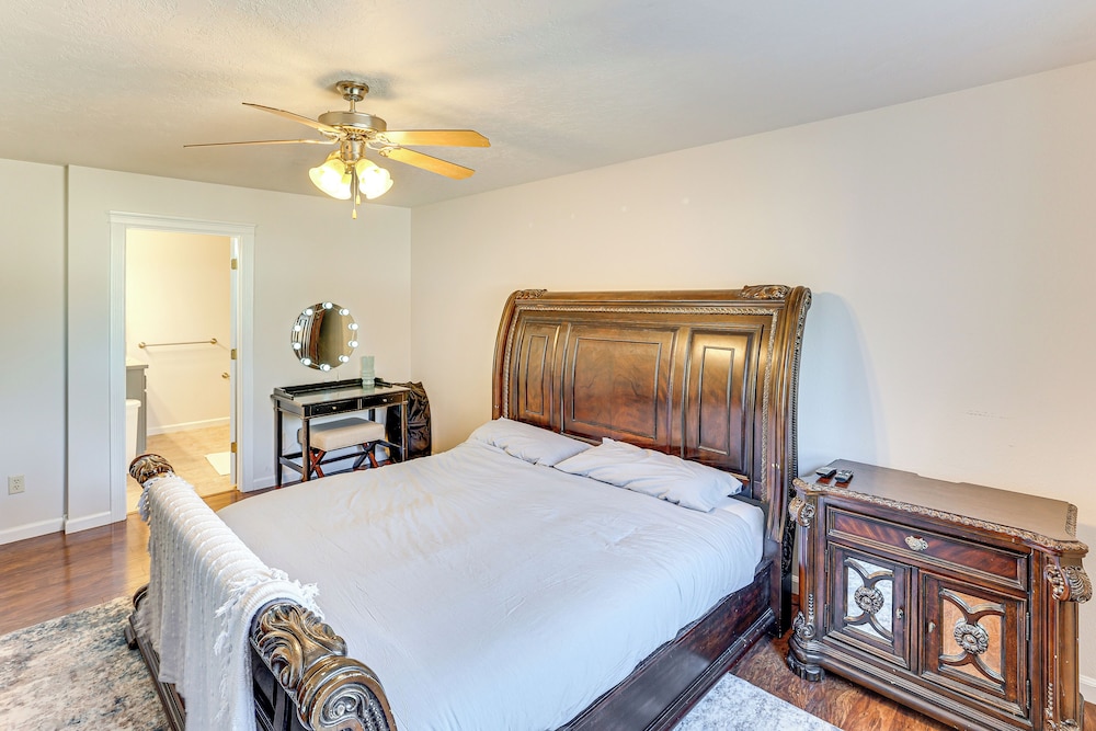 1 Mi to Boise Towne Square: Home w/ Patio!