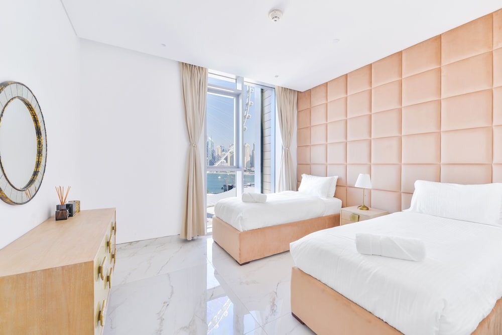 Stylish 2BR on Bluewaters Island photo 4