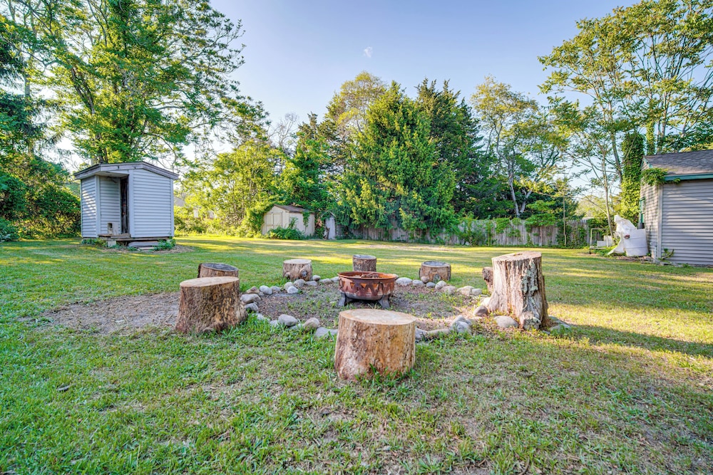 Pet-friendly Little Egg Harbor Home w/ Fenced Yard