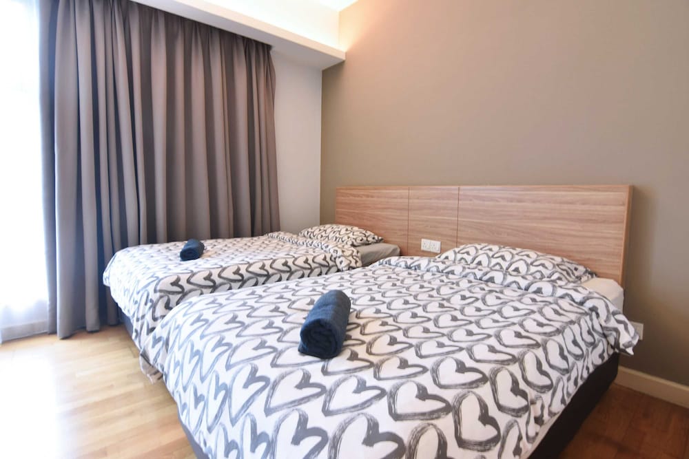 Pet Friendly, 3BR Apt KL, Bathtub & Parking