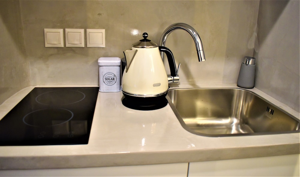 Acropolis Suites