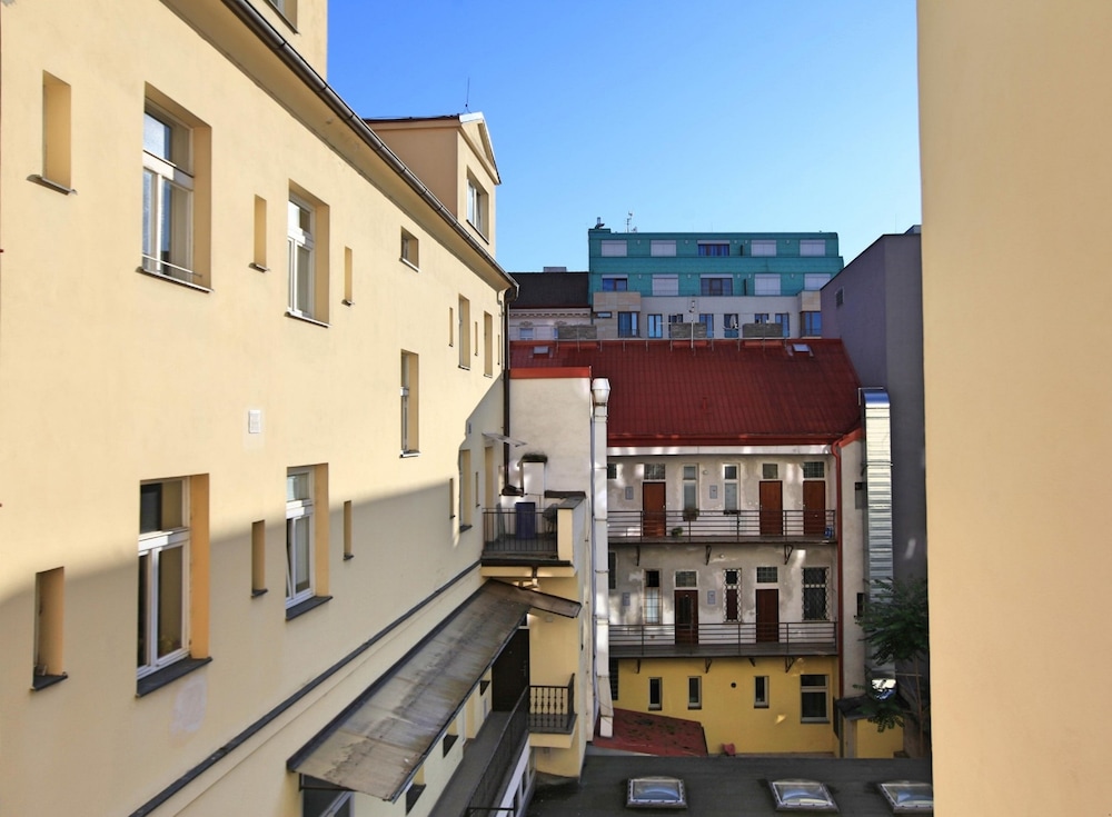 Angel City Apartments
