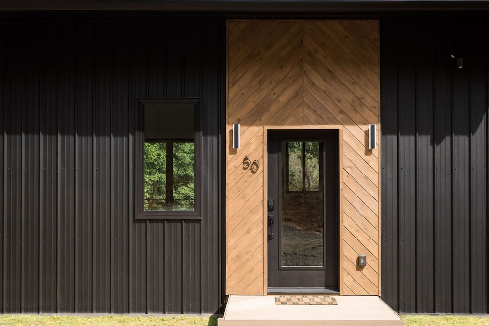 Two Modern Tiny Homes 4 Mile Drive to DT w Hot Tub Haus 50 43
