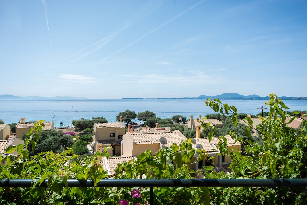Riviera Houses Barbati view 4