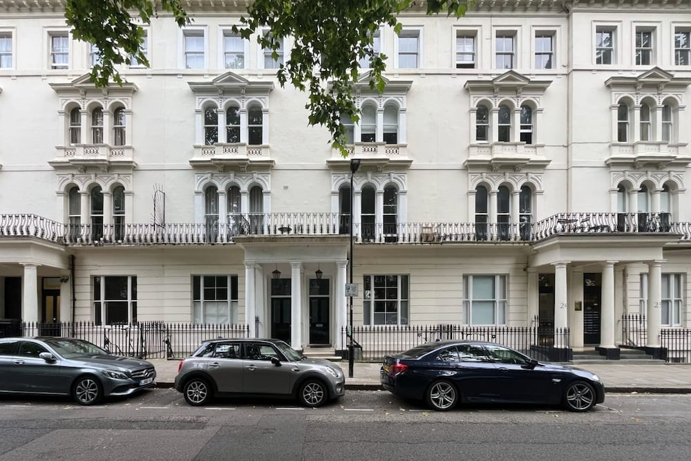 The Bayswater Retreat - Adorable 3bdr Flat With Balcony