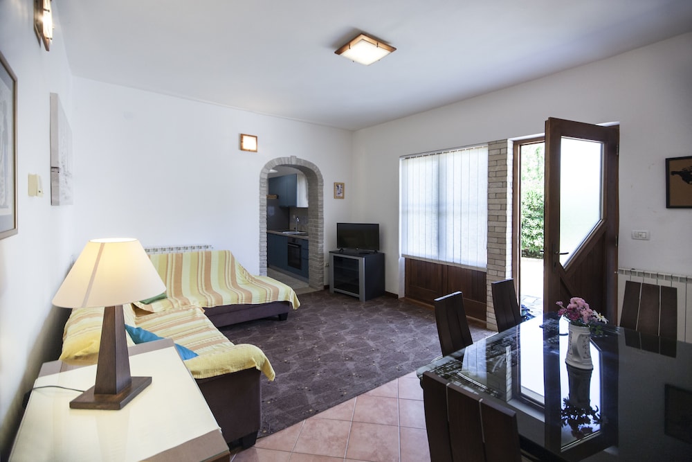 Apartments Bubamara 1398