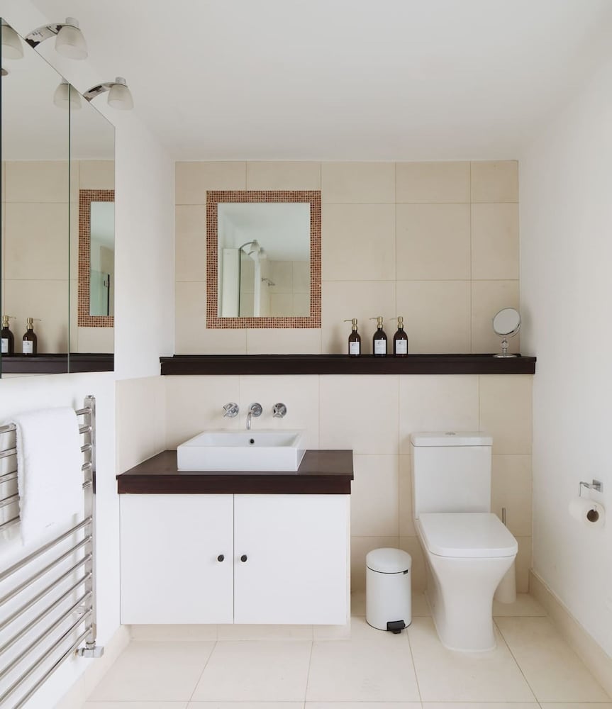 Luxury 5-bedroom Town House in Brook Green Central London