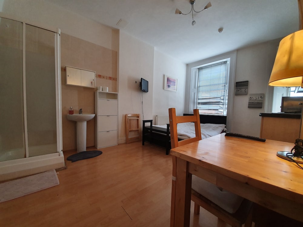 Studio Apartment in South Kensington 12