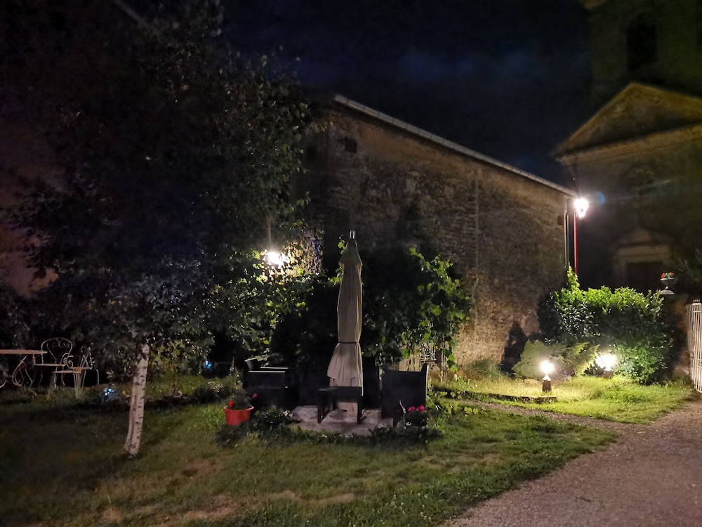 Photo 33