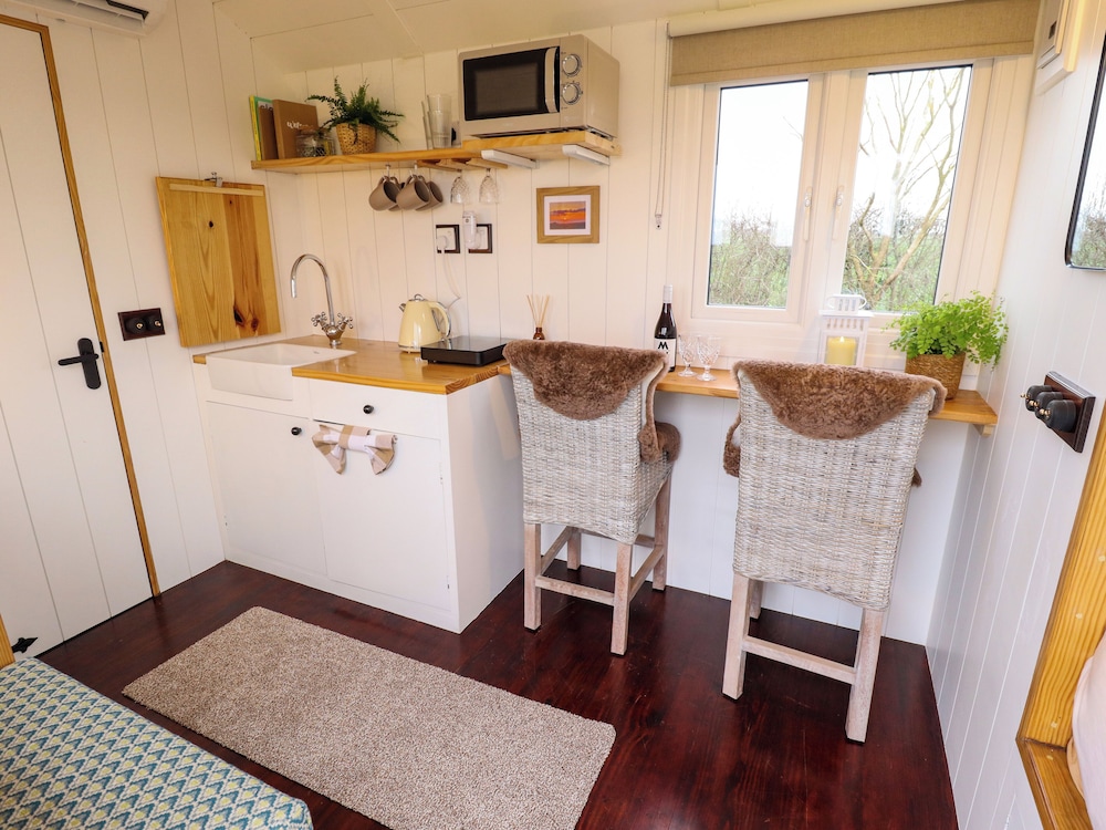 Shepherds Hut - Oak