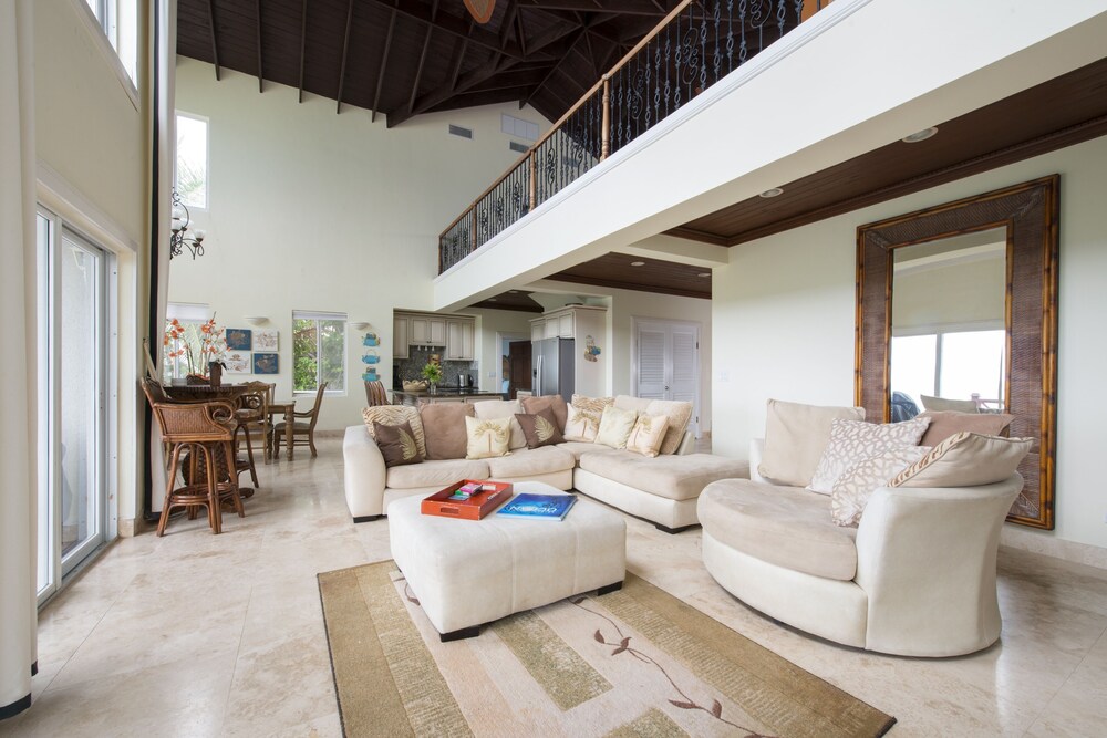 Palisades House 4 Bedroom Home - Property Image 2