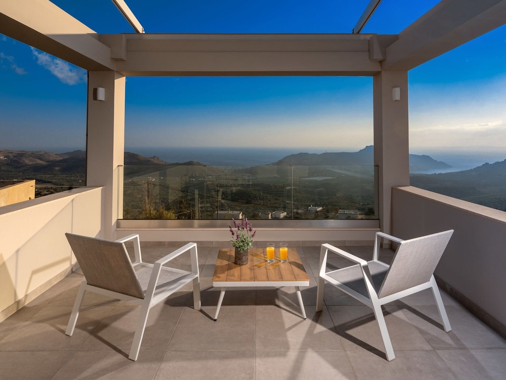 Modern Villa With Private Pool in Plakias