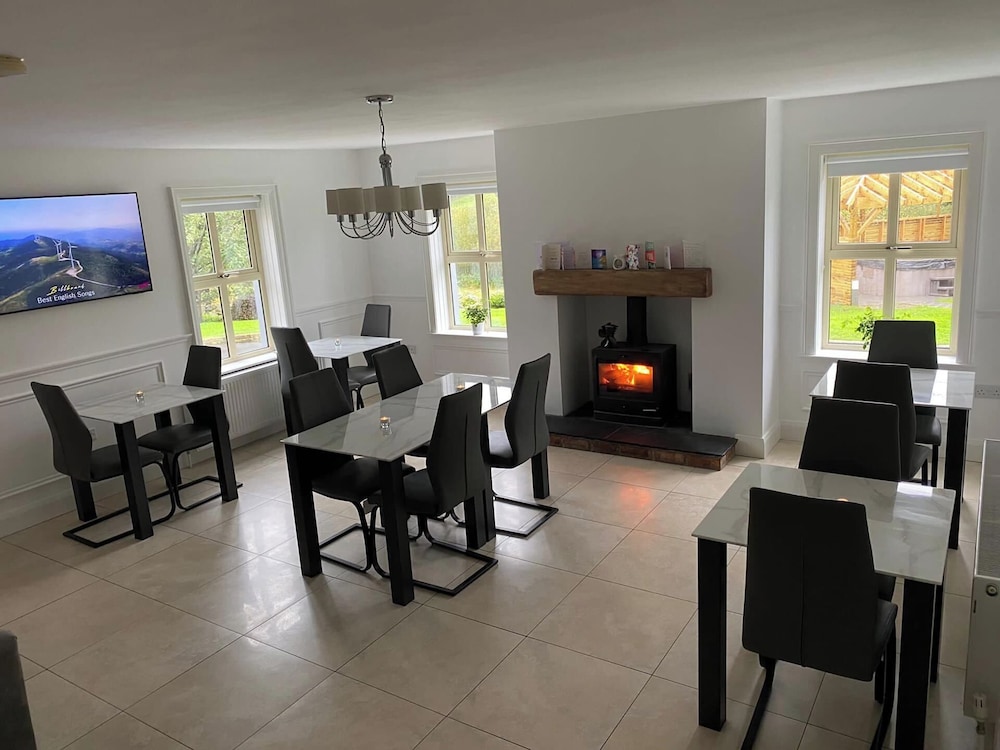 Mountain View Retreat in Rostrevor With hot Tub