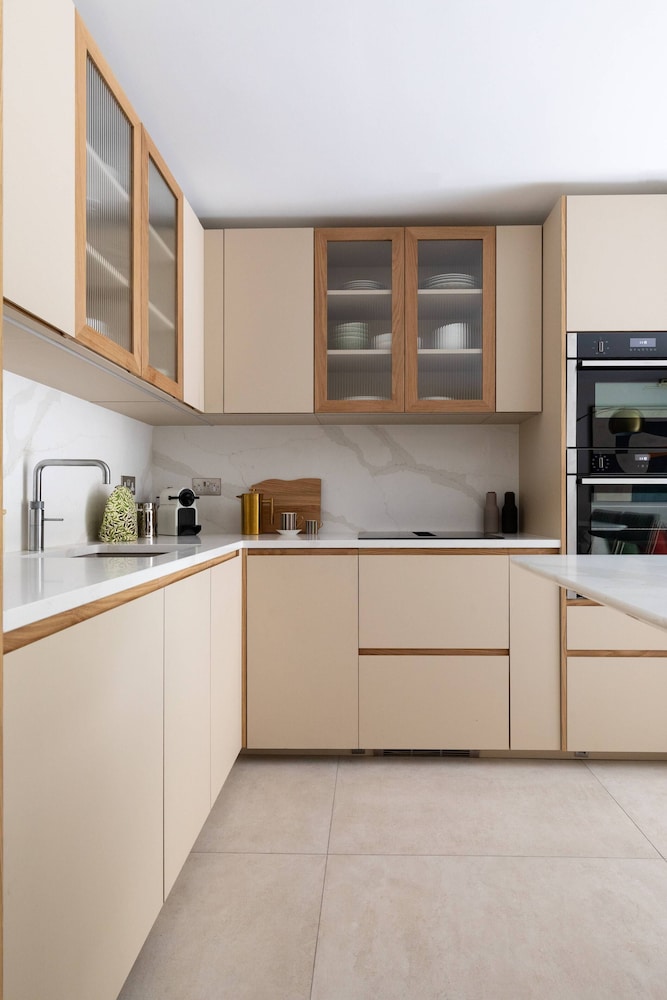 Culford Gardens III by Onefinestay
