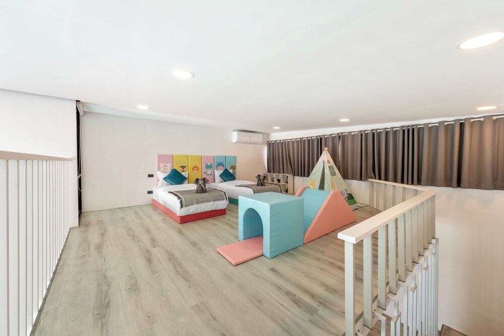 Unique Townhouse Pool Slide Access
