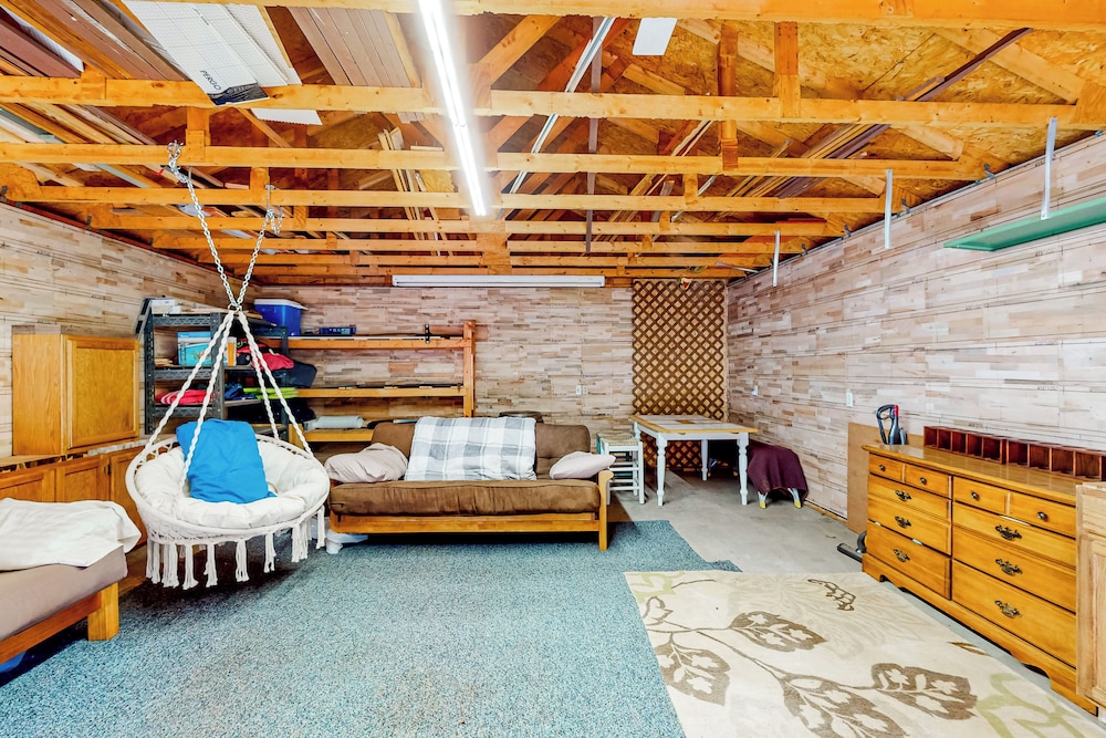 Relax at 'the Cove' Waterfront Getaway