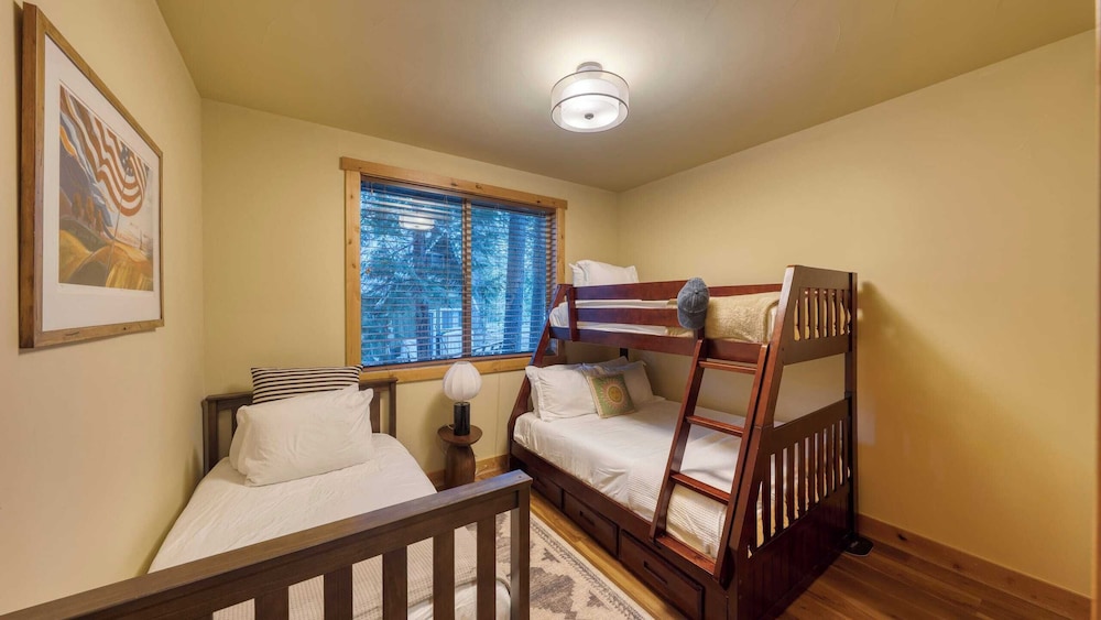 Cozy Tahoe Retreat w/ Hot Tub, Movie Room & Forest Views Tahoma Getaway by Avantstay