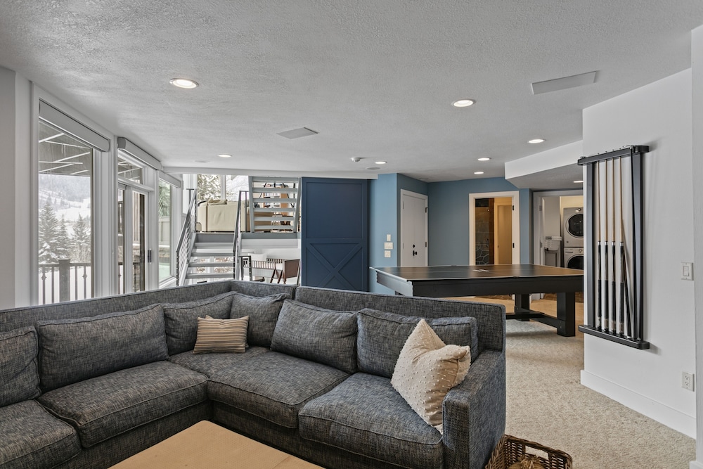 1688 - Five Bedroom with Hot Tub Pinnacle 5 Condo