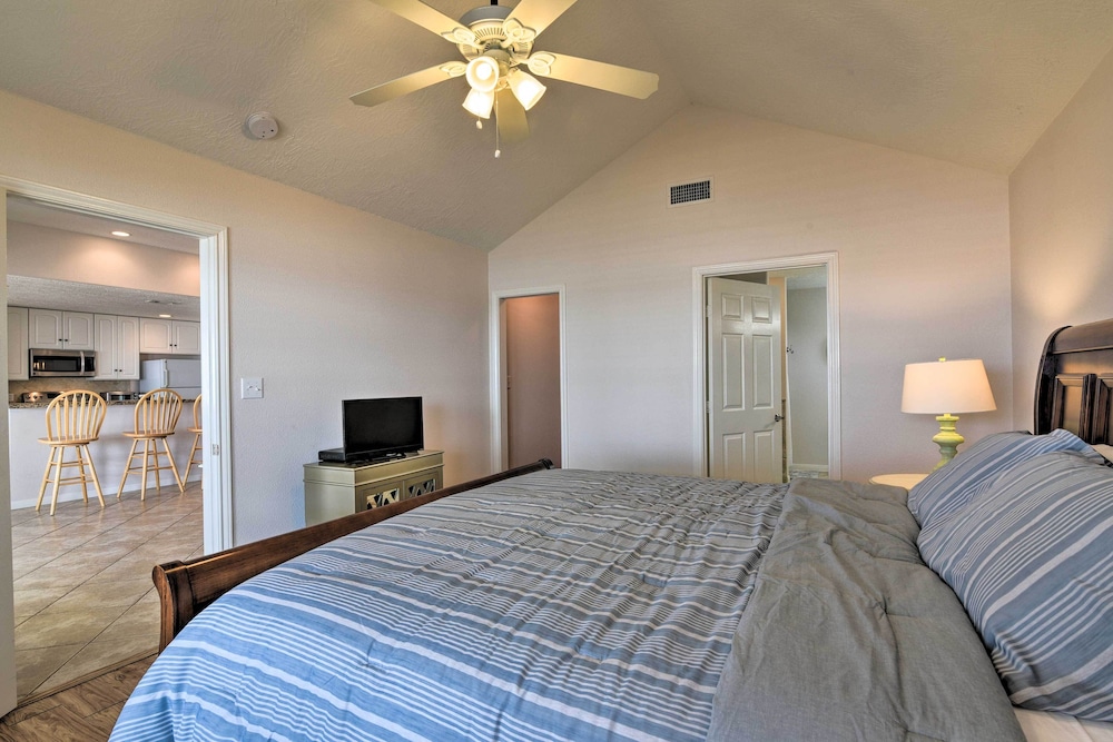 Beachfront Getaway w/ Deck & Views in Galveston view 3
