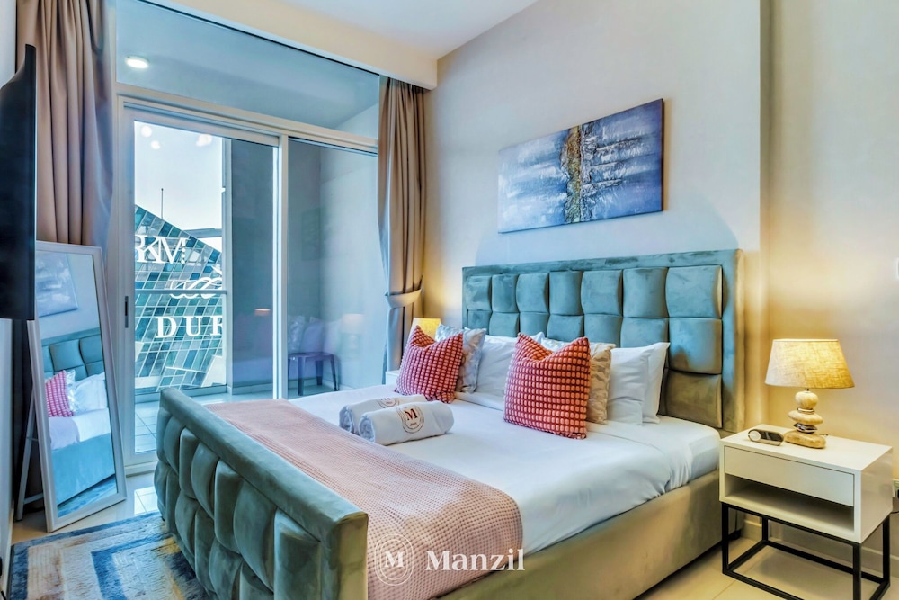 2BR w Canal view near Burj Khalifa