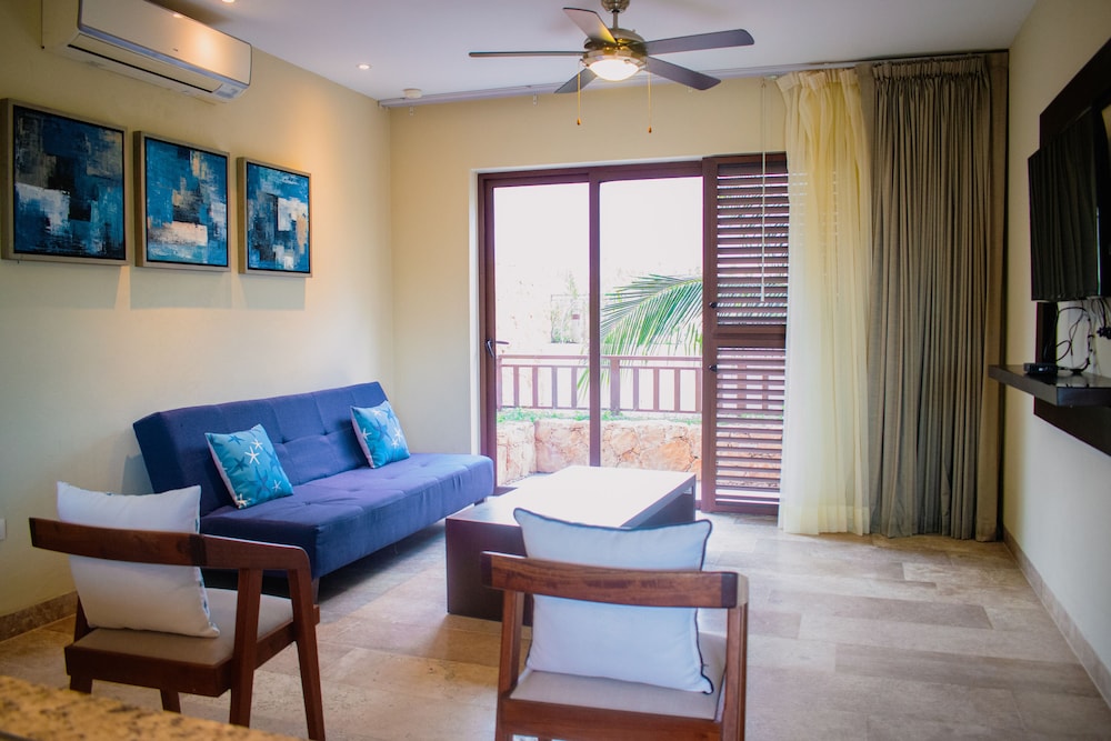 Grand Marina Hotel