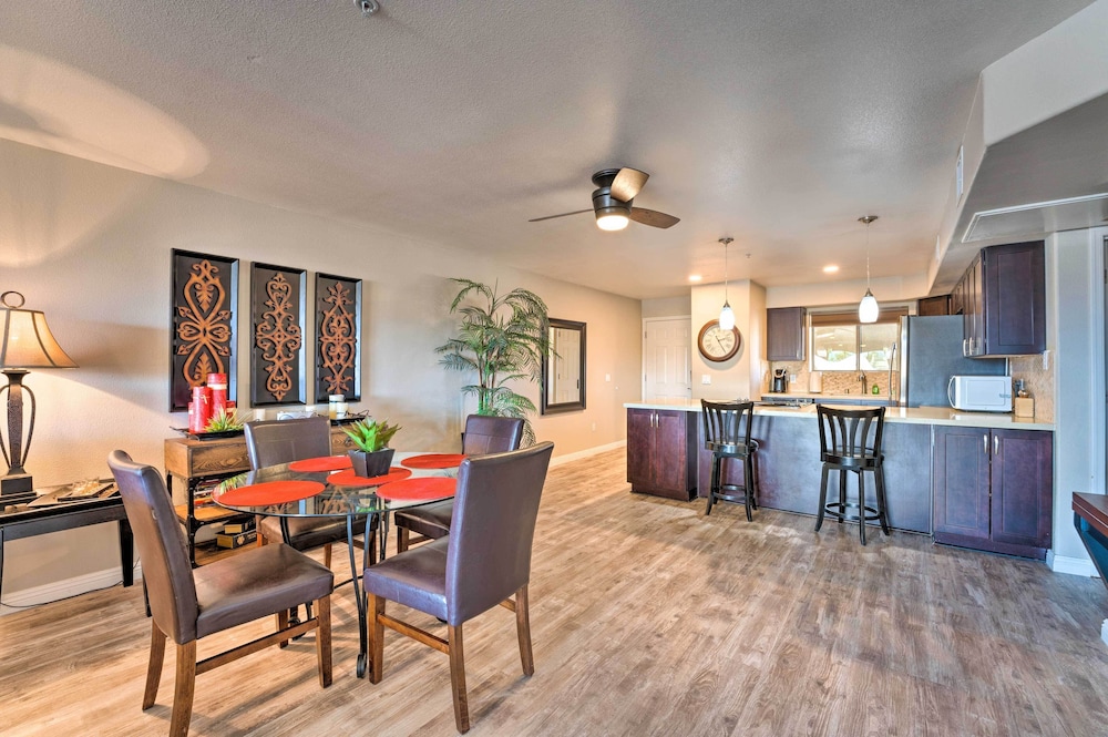 Walkable Location! Waterfront Lake Havasu Paradise view 2