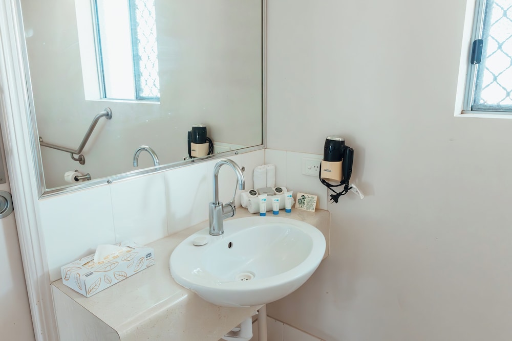 Mayfair Motel Emerald