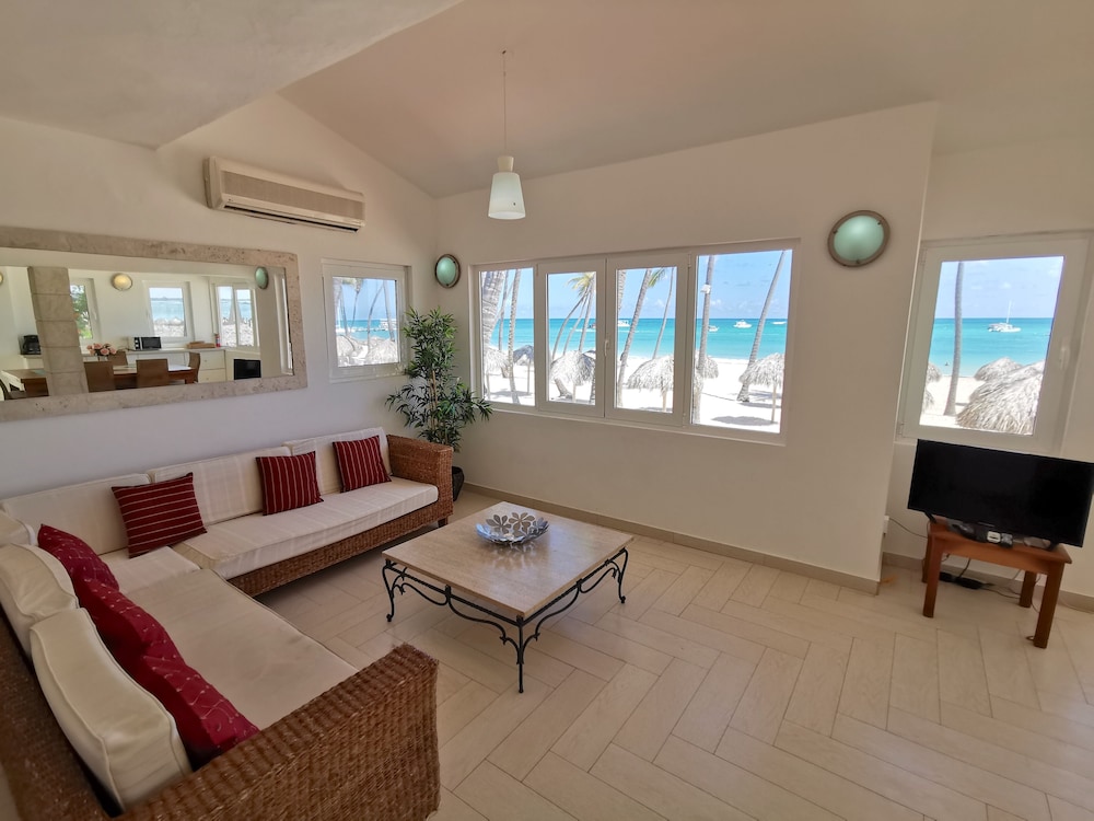 Los Corales Tropical Beach Resort & SPA