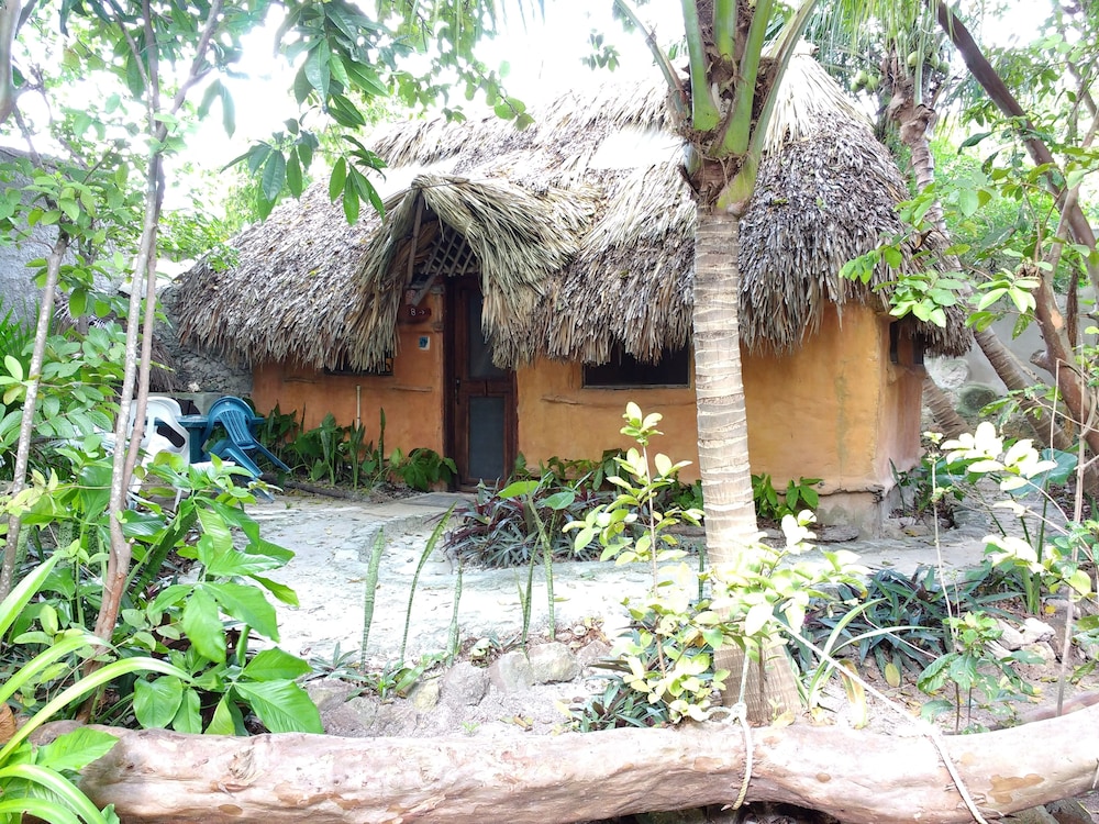 Hotel Casitas Kinsol - Image 1