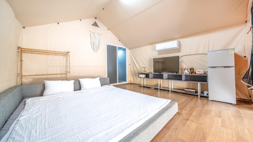 Yangpyeong Flower Caravan Pension view 3
