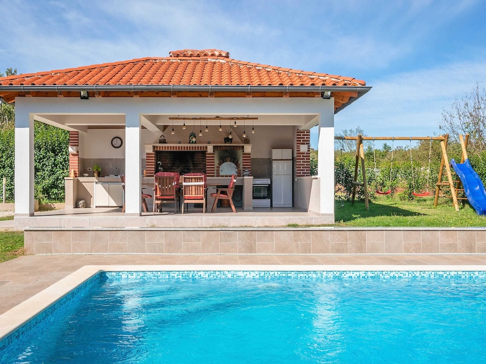 Luxe 5BR Villa Pool Game Room Minutes to Disney