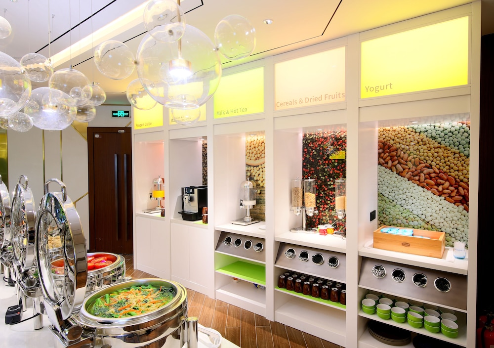 Zhongshan Vacations - Hampton by Hilton Zhongshan Nanlang - Property Image 3