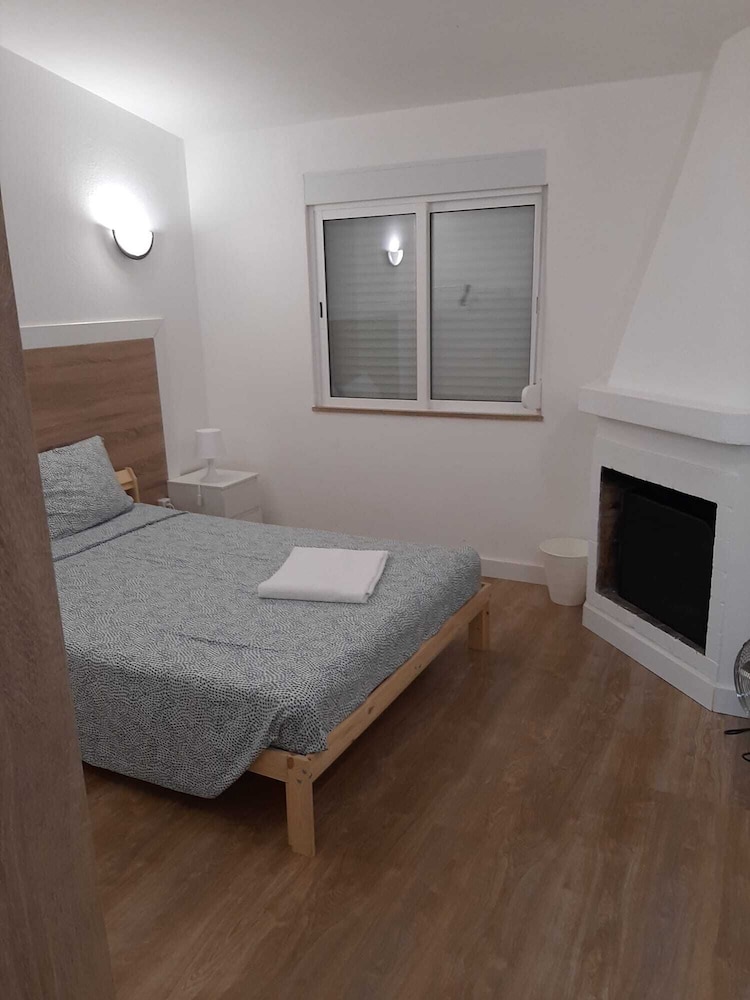Lagoa 5 bed house- Red Ba Accomm UK