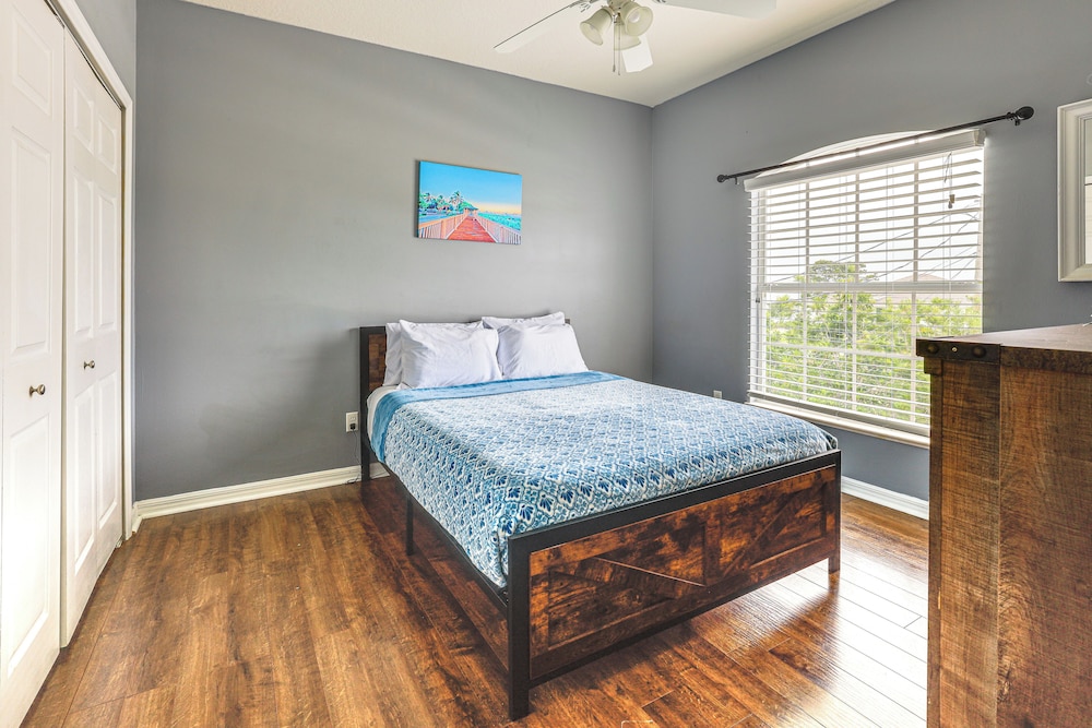 Pool & Spa: Spacious Port St Lucie Villa!