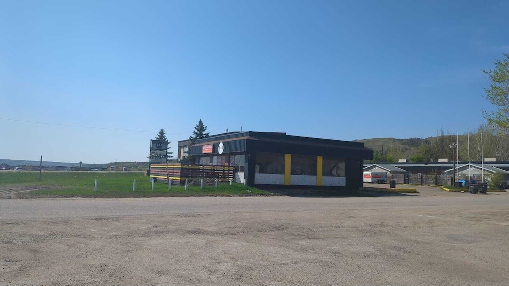 641 Grill & Motel