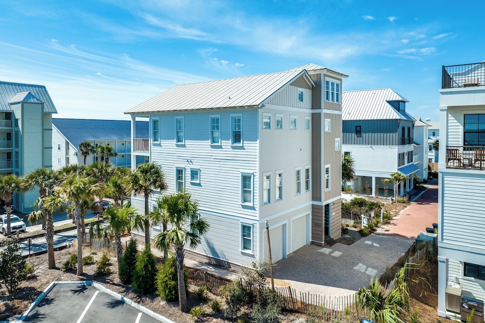 6br/5.5ba ~ Sleeps 20 ~ Perfect for Family Gateway!