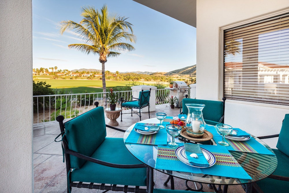 Villa De Oro 106 3 BR by Casago