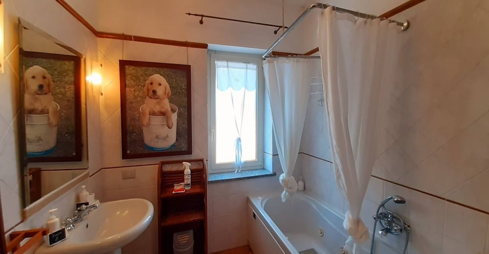 Fabiola Bed & Breakfast en Marino — bathroom