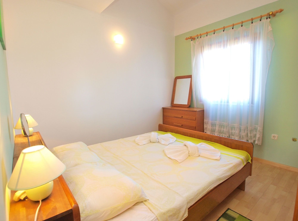 Apartment 879 view 2