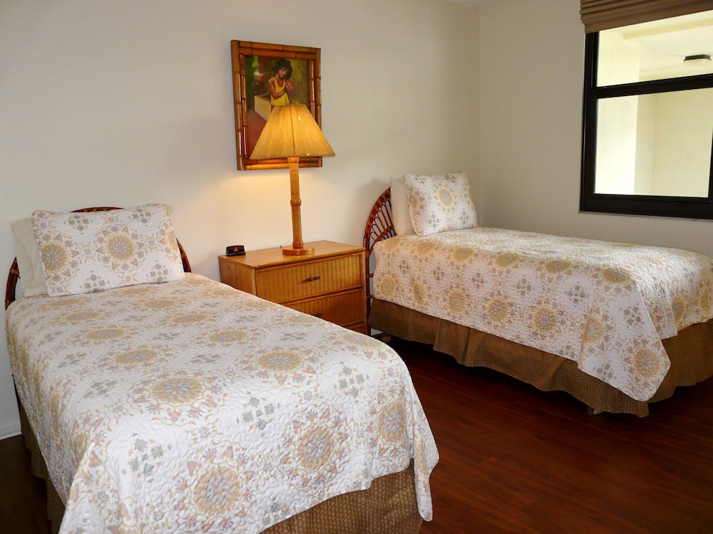 South end Condo With Pool/spa and Steps to Beach view 3