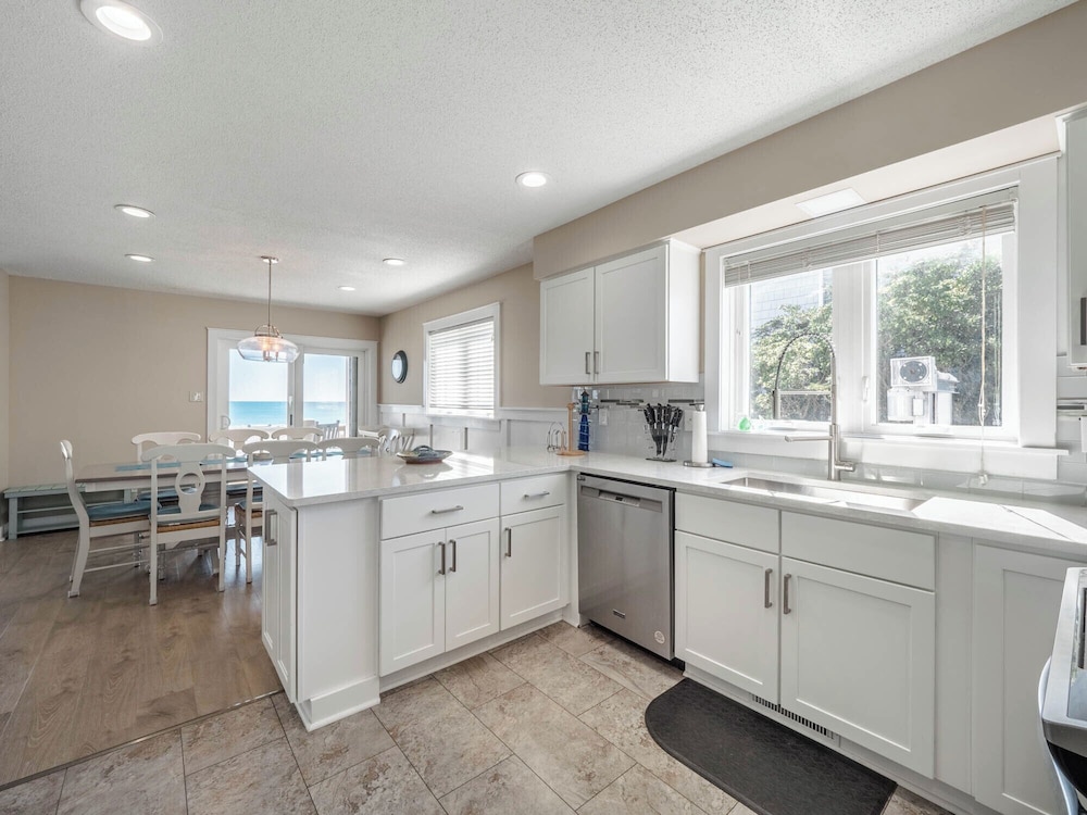 Beach Coma by Topsail Realty