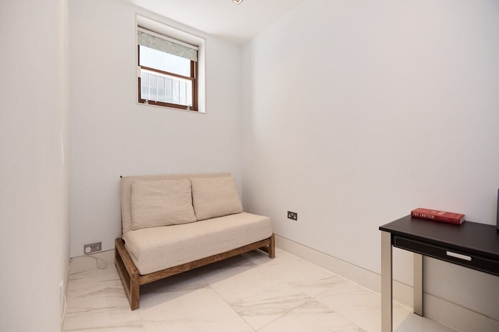 The Radnor Mews Residence Stylish 3bdr Mews House