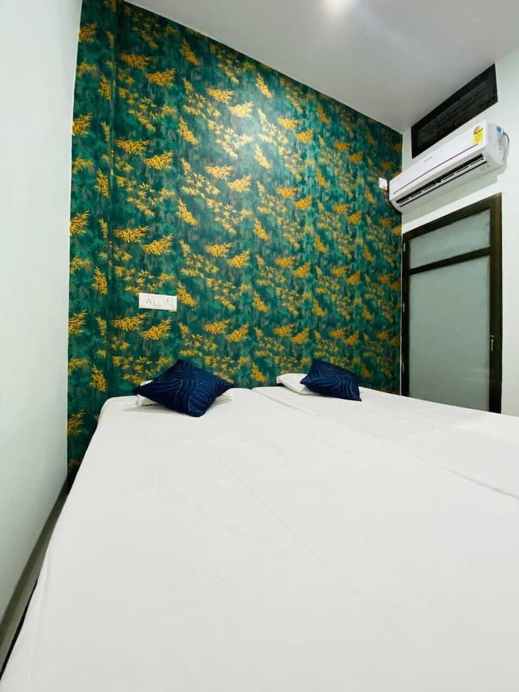 Dhanwantri Niwas Guest House By GRB view 4