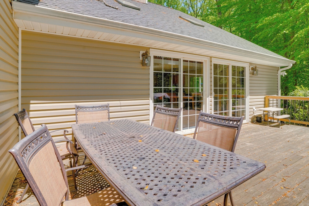 Waterfront Lake Anna Home w/ Dock & Beach Access!