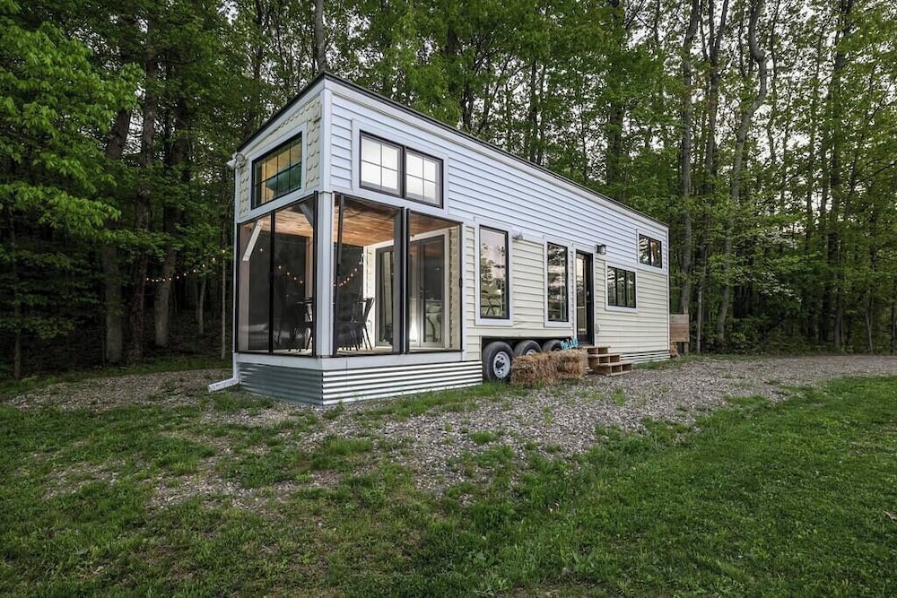 Hidden Retreat 4-homes 134 Acres
