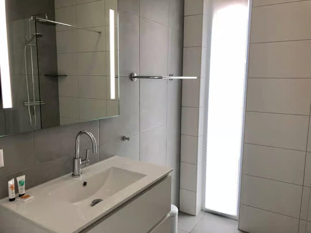 Beautiful Lodge for 5-person Near the Beach
