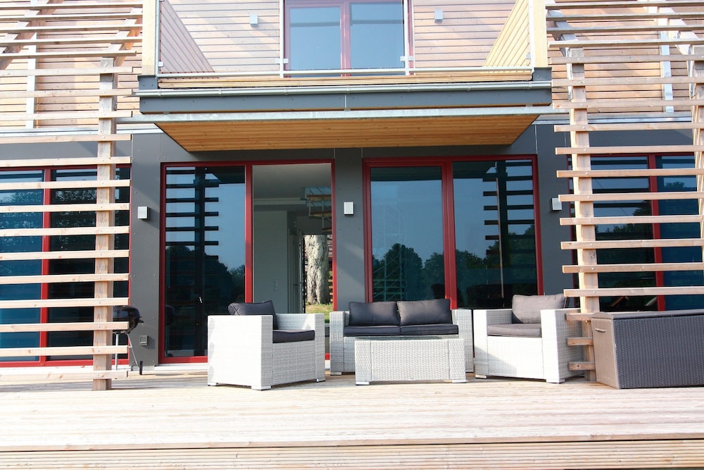 Chalet Near Schwerin With Golf & Castle Views