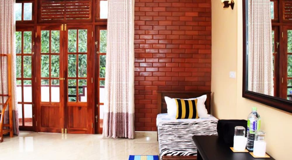 Lizzie Villa Guest House
